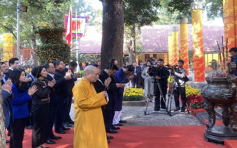 Hoàng thành Thăng Long tổ chức lễ dâng hương khai xuân