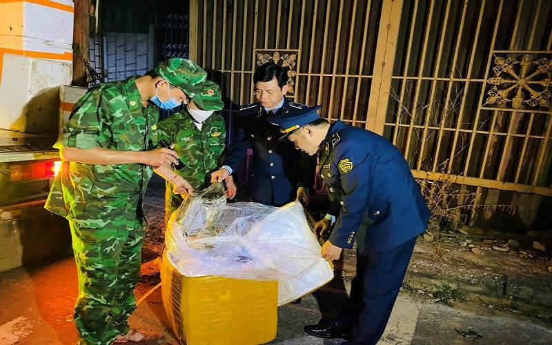 Quản lý thị trường Quảng Trị bắt giữ 1,7 tấn lòng lợn không đảm bảo an toàn thực phẩm trên đường đi tiêu thụ