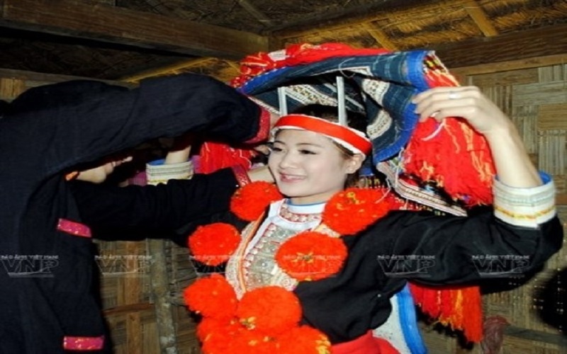 Nghi thức rước dâu “độc, lạ” nhưng không hay