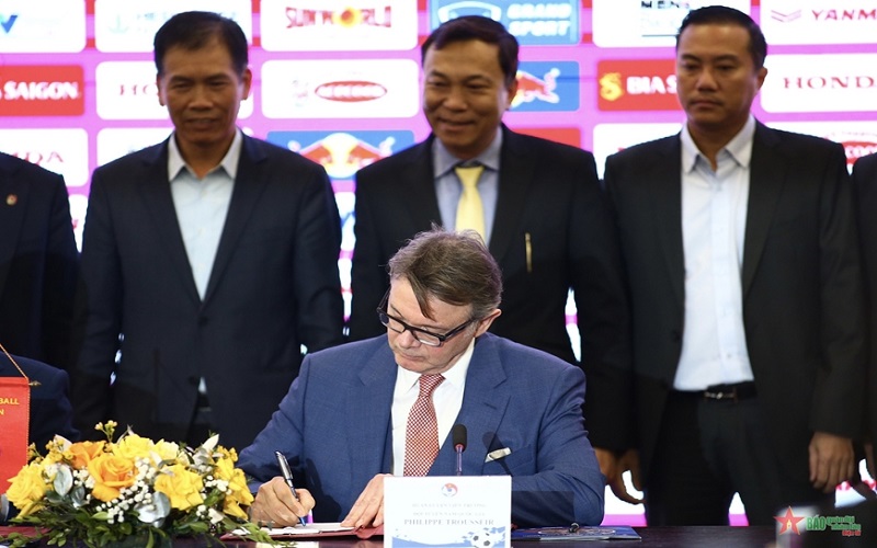 Huấn luyện viên Philippe Troussier: “Tôi muốn nâng tầm hơn nữa bóng đá Việt Nam”