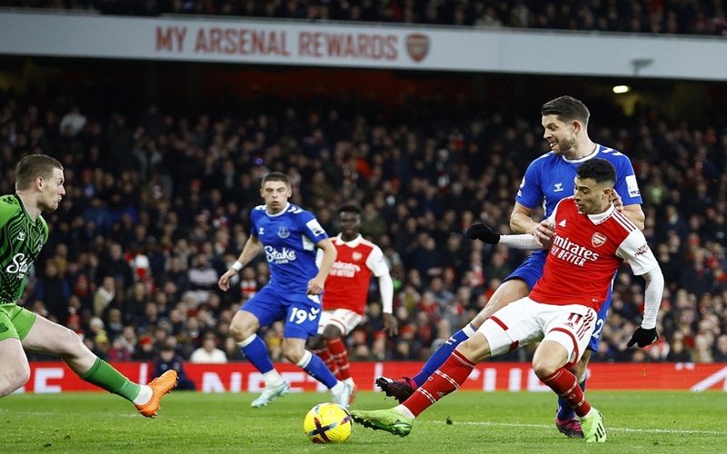 Ngoại hạng Anh: Thắng đậm Everton, Arsenal xây chắc ngôi đầu