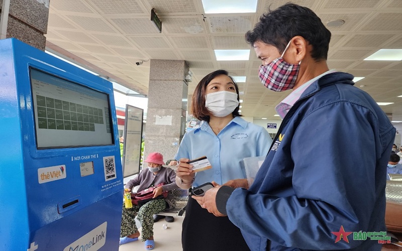 Cần Thơ: Tiện lợi trong khám chữa bệnh bằng thẻ thông minh