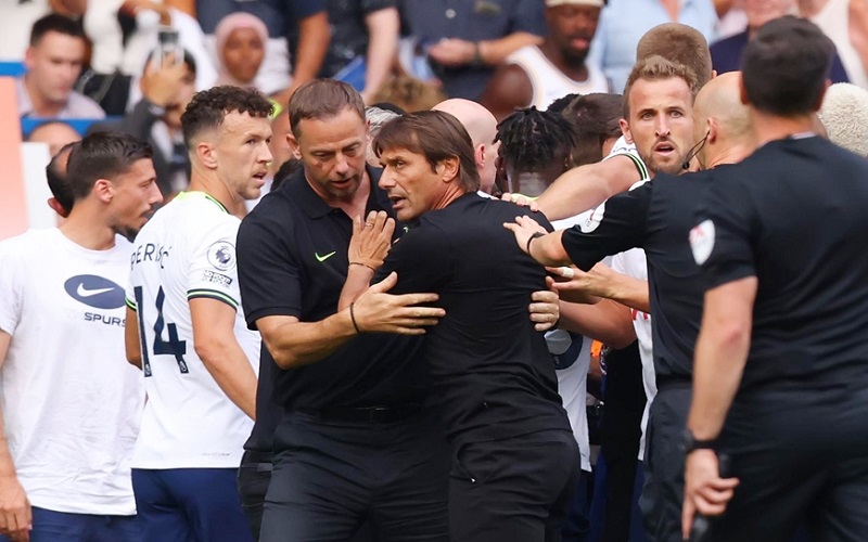 Tottenham chính thức sa thải HLV Antonio Conte