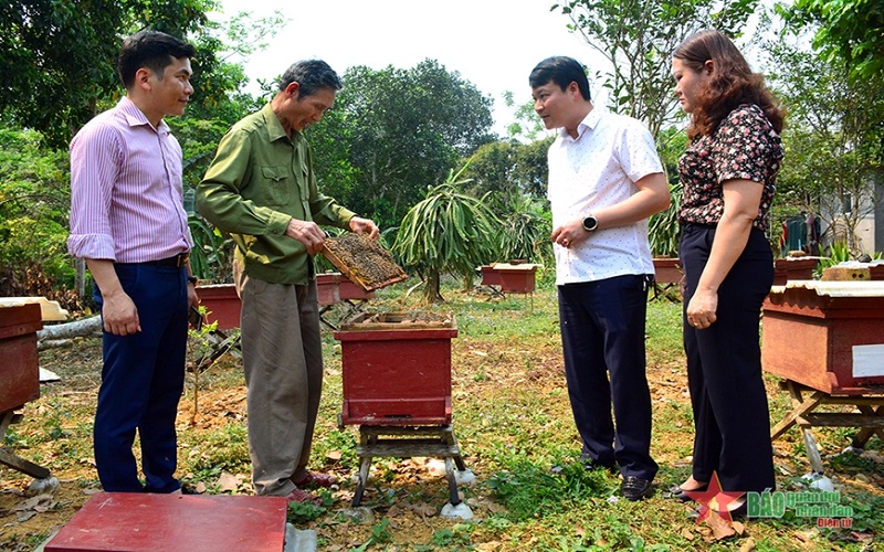 Tự hào vững bước trên quê hương cách mạng