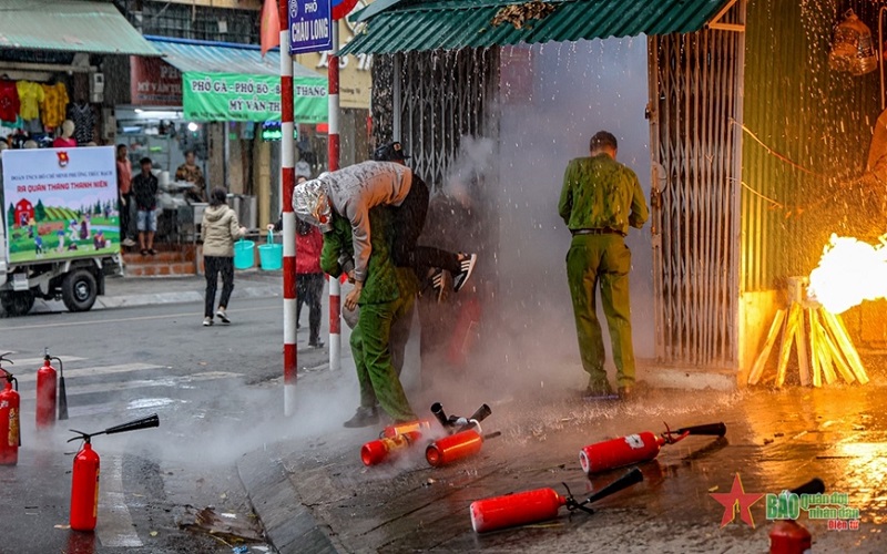 Hà Nội diễn tập phòng cháy, chữa cháy chợ truyền thống trong nội đô