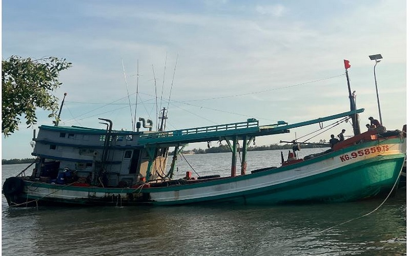 Bộ đội Biên phòng: Phát hiện phương tiện vận chuyển 50.000 lít dầu DO không rõ nguồn gốc