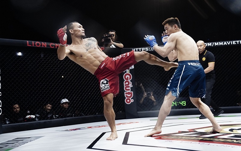 Võ sĩ Trần Quang Lộc của Việt Nam đã hạ knock-out võ sĩ Trung Quốc