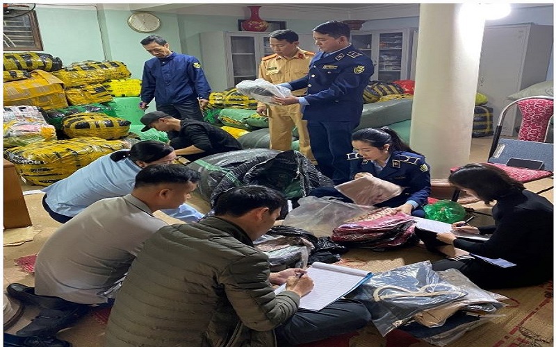 Hải Phòng: Phát hiện số lượng lớn quần áo, phụ kiện các loại không rõ nguồn gốc xuất xứ