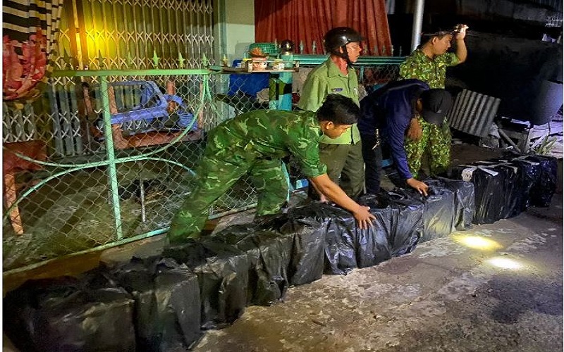 Bộ đội Biên phòng An Giang: Phát hiện vụ vận chuyển, tàng trữ hàng cấm, thu giữ 2.990 bao thuốc lá điếu ngoại