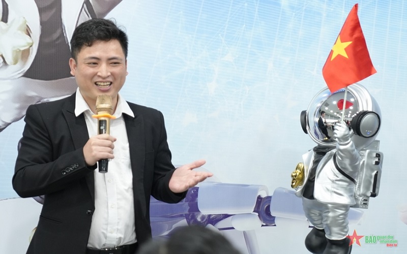 Robot dạy học bằng trí tuệ nhân tạo - dự án sáng tạo của người Việt trẻ