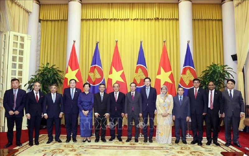 Chủ tịch nước Võ Văn Thưởng tiếp Đại sứ các nước ASEAN đến chào và chúc mừng