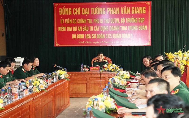 Đại tướng Phan Văn Giang kiểm tra nhiệm vụ huấn luyện, sẵn sàng chiến đấu tại Lữ đoàn 113 và Trung đoàn 165