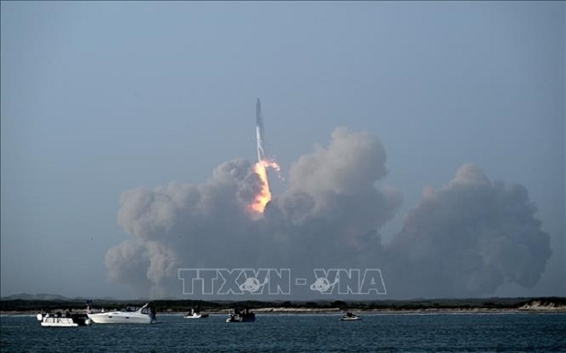 Tên lửa đẩy Super Heavy của SpaceX phát nổ sau khi phóng