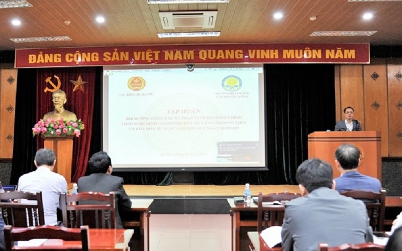 Hà Nội quan tâm đào tạo, bồi dưỡng cán bộ