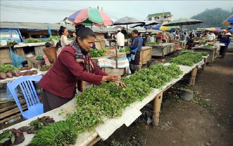 Lào tăng lương tối thiểu cho người lao động