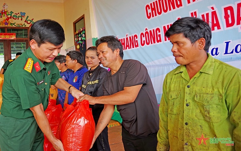 Chăm lo nguồn lực phát triển bền vững