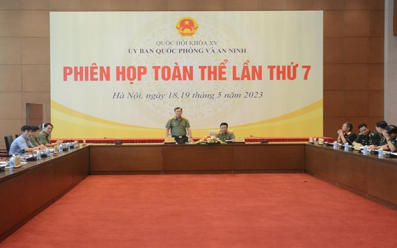 Thẩm tra dự án Luật Lực lượng tham gia bảo vệ an ninh, trật tự ở cơ sở