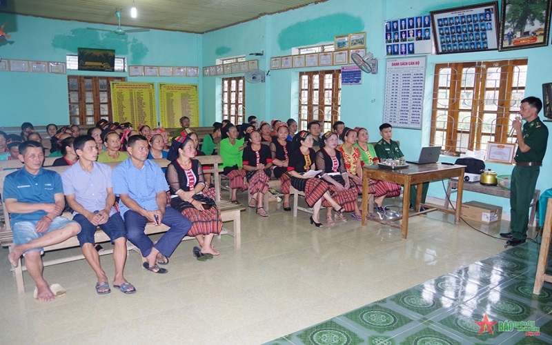 Bộ đội Biên phòng tỉnh Nghệ An: Chú trọng tuyên truyền pháp luật đến đồng bào vùng biên