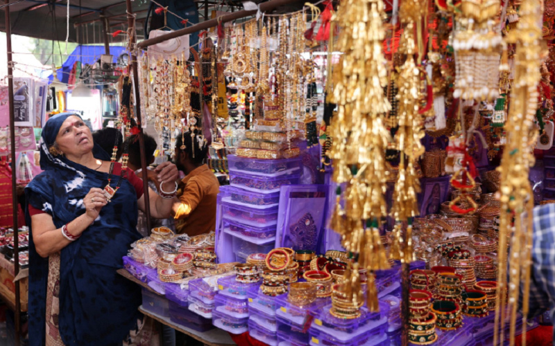 “Phao cứu sinh” của người lao động nghèo Ấn Độ trong nắng nóng