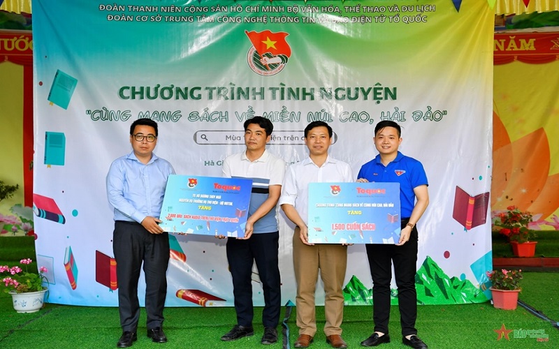 “Thư viện trên đá” - mang văn hóa đọc tới trẻ em vùng cao