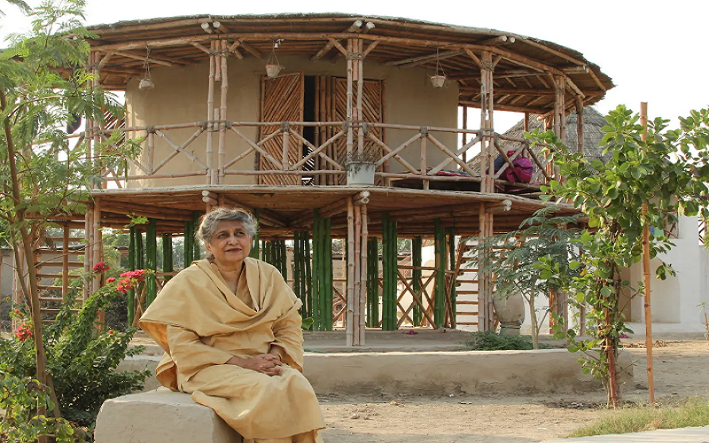 Nữ kiến trúc sư 82 tuổi giúp dân Pakistan xây nhà chống lũ