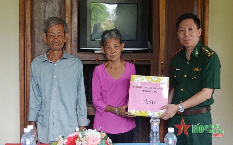 Bộ đội Biên phòng tỉnh Đắk Lắk bàn giao nhà “Mái ấm biên cương”