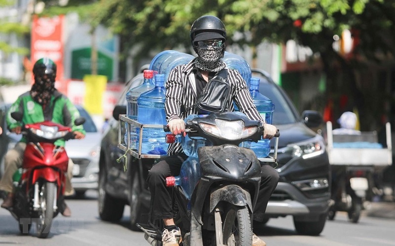 Thời tiết hôm nay (ngày 2-6): Cả nước có mưa rào, Hà Nội vẫn nắng gắt