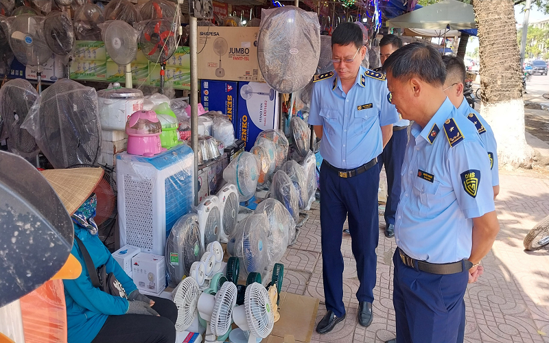 Bắc Giang: Giám sát, nắm tình hình thị trường máy phát điện và thiết bị tích điện