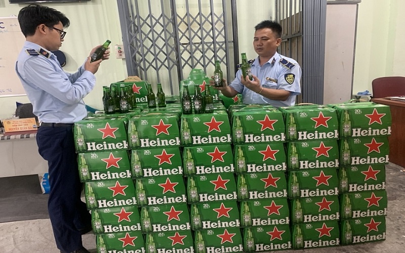 Phú Yên: Tạm giữ 2.400 chai bia hiệu Heineken không có hóa đơn, chứng từ hợp pháp