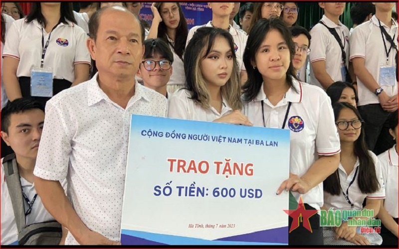 Đoàn kiều bào trẻ dự Trại hè Việt Nam 2023 và tham gia nhiều hoạt động thiện nguyện