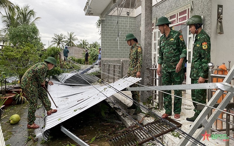 Sóc Trăng: Dông lốc làm 3 người bị thương, hơn 40 căn nhà sập và tốc mái