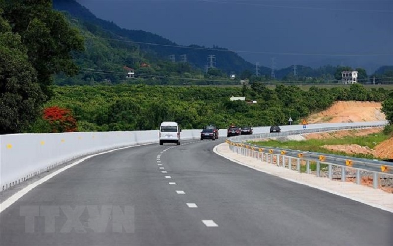 Thu phí trên cao tốc Nhà nước đầu tư: Mức thu sẽ phù hợp với người dân