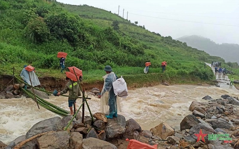 Mưa lớn tiếp tục gây ảnh hưởng đến các tỉnh trên địa bàn Quân khu 2