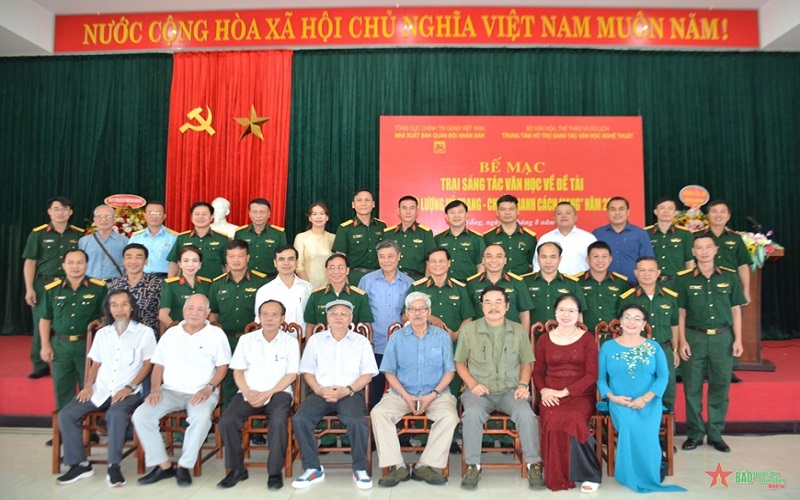 Một đề tài sống mãi trong văn học Việt Nam