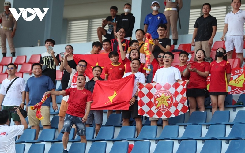 U23 Đông Nam Á 2023: Đông đảo cổ động viên tới cổ vũ trận ra quân của U23 Việt Nam