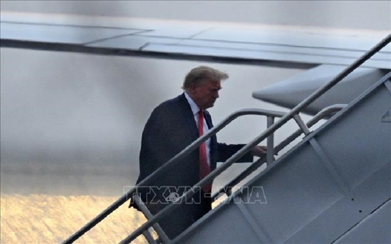 Cựu Tổng thống Mỹ Donald Trump được tại ngoại ngay sau khi trình diện tại nhà tù ở Atlanta