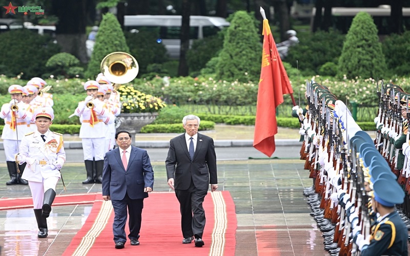 Thủ tướng Phạm Minh Chính chủ trì lễ đón Thủ tướng Singapore thăm chính thức Việt Nam