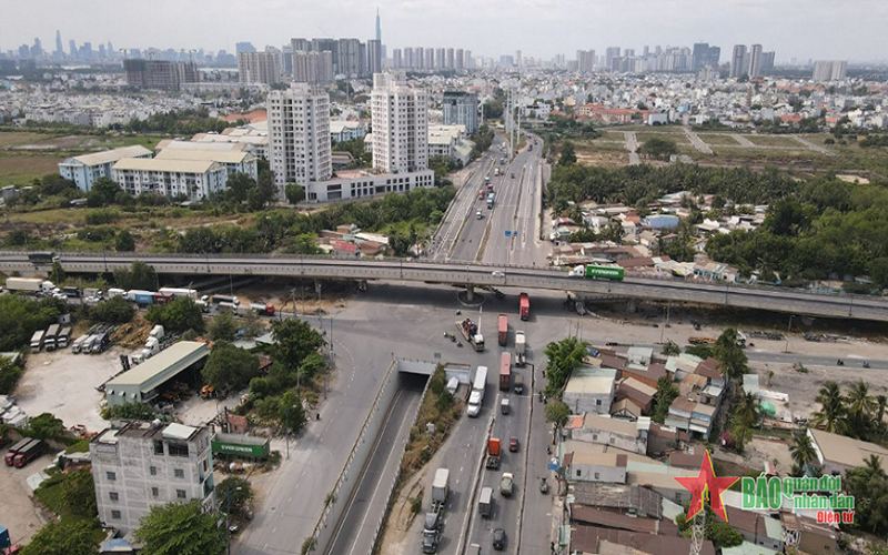 Khai thác nguồn lực phát triển hạ tầng giao thông