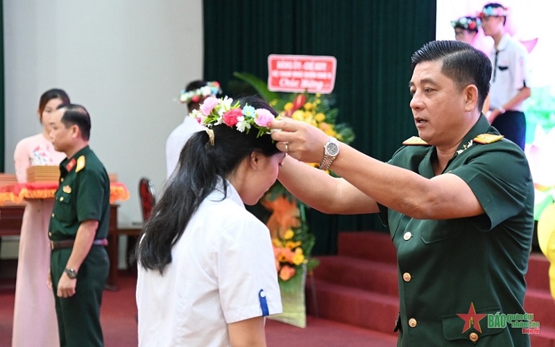 Cần Thơ tuyên dương 98 thí sinh trúng tuyển các trường trong và ngoài quân đội