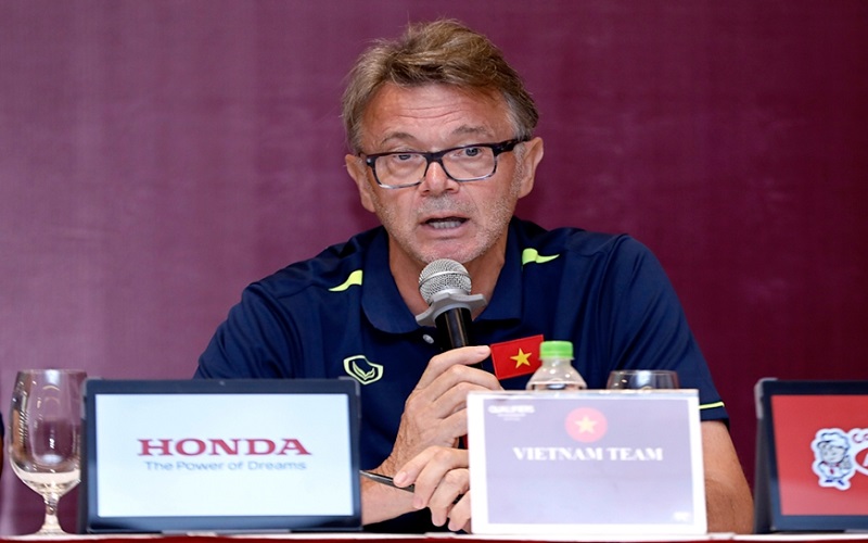 HLV Philippe Troussier: “Giúp bóng đá Việt Nam có sự bứt phá vươn tầm ra châu lục”