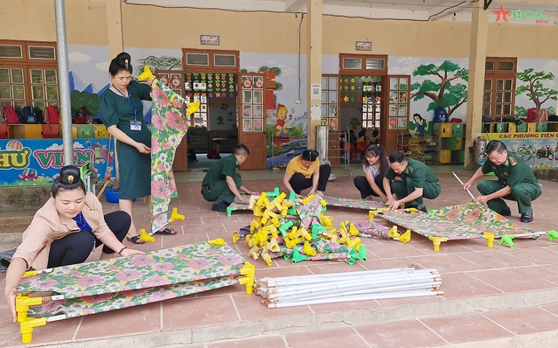 Những “phụ huynh” mang quân hàm xanh của học trò nghèo nơi biên giới