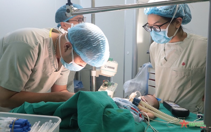 Giúp bệnh nhi tìm lại nhịp đập trái tim