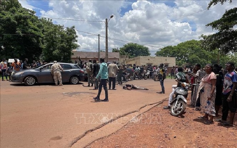 Mali: Phiến quân chiếm giữ hai doanh trại quân đội