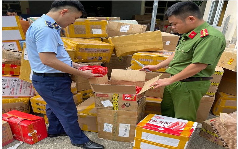 Công an tỉnh Nghệ An: Phát hiện, tạm giữ 30.000 sản phẩm thực phẩm các loại, không rõ nguồn gốc