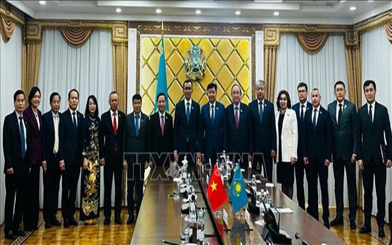 Phó chủ tịch Quốc hội Nguyễn Khắc Định thăm Cộng hòa Kazakhstan