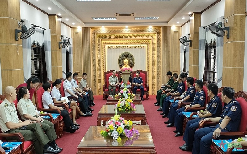 Đoàn sĩ quan trẻ Lực lượng vũ trang Cộng hòa Singapore thăm và giao lưu tại Bộ tư lệnh Vùng Cảnh sát biển 2