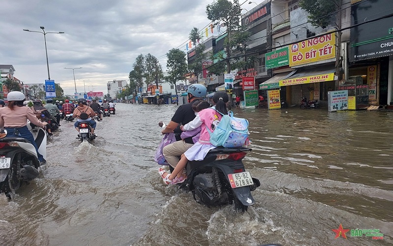 Triều cường dâng cao, Cần Thơ linh hoạt giờ học cho học sinh