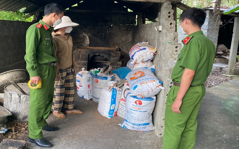 Nghệ An: Phát hiện 02 tấn sản phẩm động vật không rõ nguồn gốc, không bảo đảm vệ sinh an toàn thực phẩm