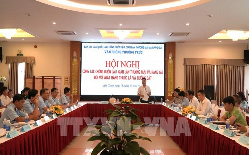 Gần 1 nghìn vụ việc liên quan đến buôn lậu thuốc lá và đường cát trong năm 2023