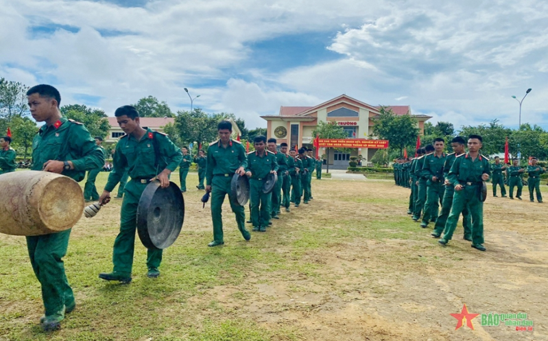 Phát huy giá trị văn hóa trong quản lý tư tưởng bộ đội